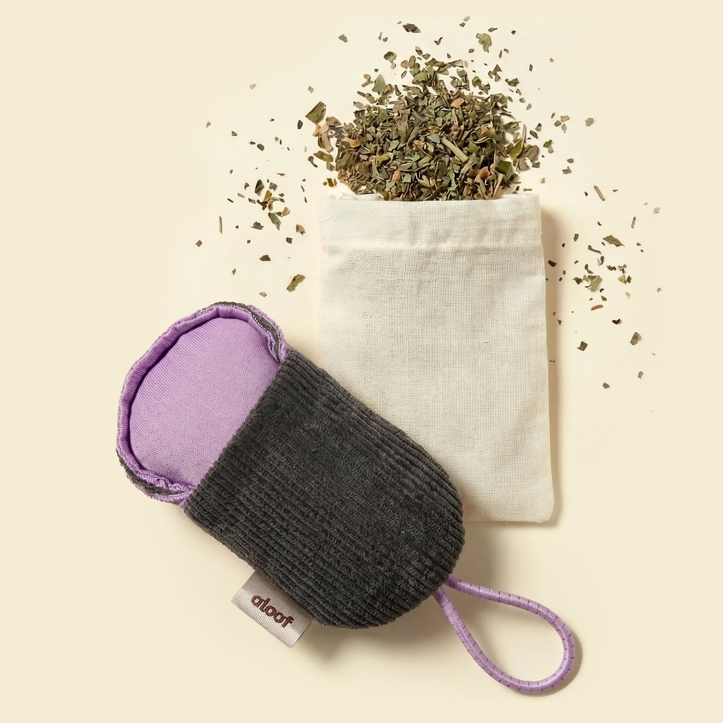 No-Mess Catnip and Silvervine Pouch Toy